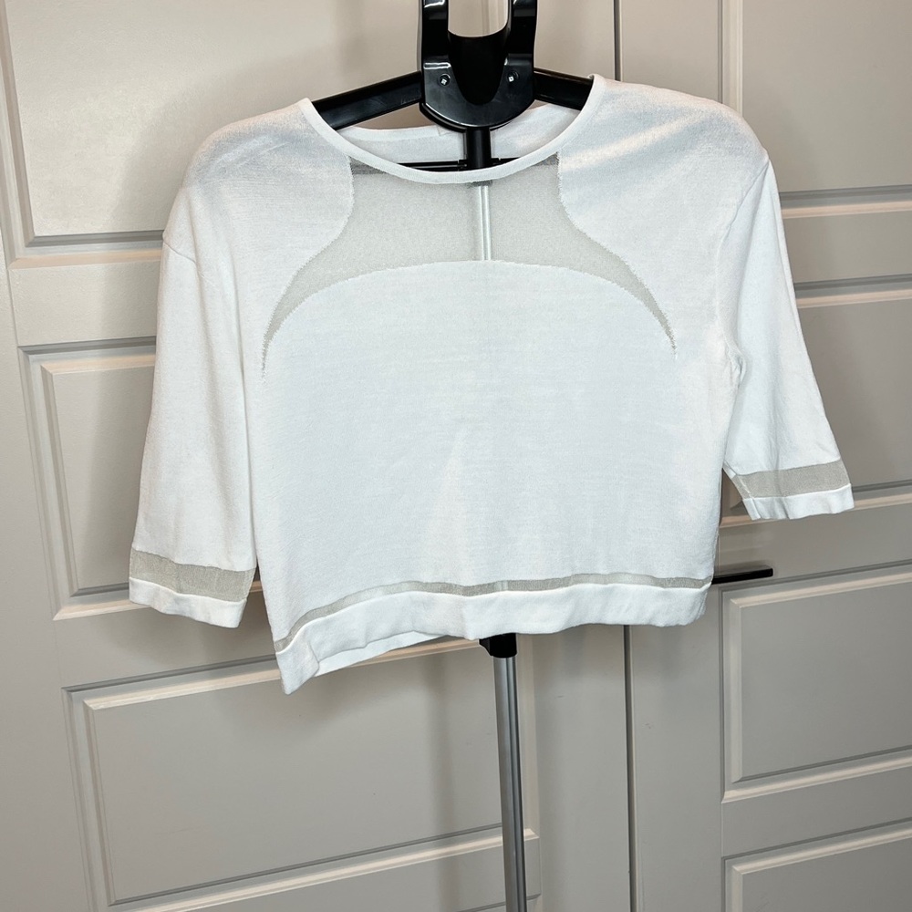 Ohne Titel White Sheer Accent Blouse